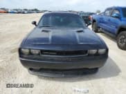 ✅ 2012 Dodge Challenger SXT • VIN: 2C3CDYAG1CH131048 • Lot: 77960354. Wystawiony na Copart z przebiegiem Nie podano. Bezpłatny archiwum sprzedaży aukcyjnych z USA i szczegółowy raport historii pojazdu na DreamBid. Zdjęcie 5.