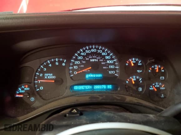 ✅ 2004 Chevrolet Silverado 2500HD LS • VIN: 1GCHK23U34F143230 • Lot: 93073575. Wystawiony na Copart z przebiegiem 200 178 mil. Bezpłatny archiwum sprzedaży aukcyjnych z USA i szczegółowy raport historii pojazdu na DreamBid. Zdjęcie 9.