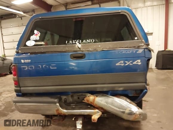 ✅ 1997 Dodge 1500 • VIN: 3B7HF13ZXVG801149 • Lot: 42903225. Wystawiony na IAAI z przebiegiem 213 225 mil. Bezpłatny archiwum sprzedaży aukcyjnych z USA i szczegółowy raport historii pojazdu na DreamBid. Zdjęcie 6.