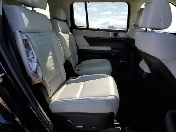 2025 Hyundai Santa Fe Calligraphy с VIN 5NMP5DGL6SH086490, выставлен на аукционе Copart как лот 46896765 с пробегом 2 139 миль миль и Списание • Salvage title. История ставок и продаж доступна на DreamBid. Изображение 12.