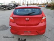 ✅ 2015 Hyundai Accent GS • VIN: KMHCT5AE0FU215998 • Лот: 80043054. Опубликован ранее на Copart с пробегом 76 676 миль. Бесплатный доступ к архиву аукционных продаж из США и подробный отчёт об истории автомобиля на DreamBid. Изображение 6.