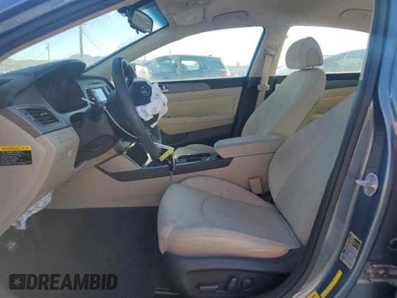 ✅ 2015 Hyundai Sonata SE • VIN: 5NPE24AF4FH159173 • Lot: 90199655. Listed on Copart with 68,323 mi. Free auction sales archive from the USA and detailed vehicle history report at DreamBid. Image 7.