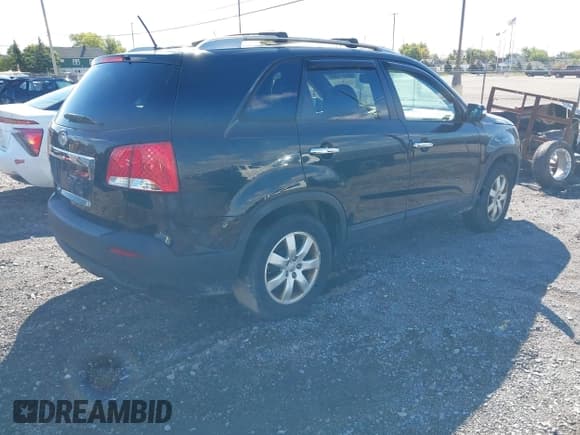 ✅ 2012 Kia Sorento LX • VIN: 5XYKT3A69CG280178 • Lot: 43402243. Listed on IAAI with 169,150 mi. Free auction sales archive from the USA and detailed vehicle history report at DreamBid. Image 4.