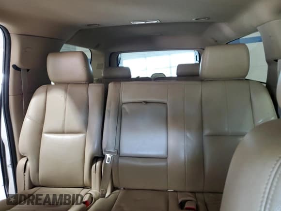 ✅ 2013 Chevrolet Suburban LT • VIN: 1GNSKJE7XDR269713 • Lot: 76135184. Wystawiony na Copart z przebiegiem 176 460 mil. Bezpłatny archiwum sprzedaży aukcyjnych z USA i szczegółowy raport historii pojazdu na DreamBid. Zdjęcie 10.