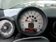 ✅ 2011 MINI Convertible S • VIN: WMWZP3C57BTX82694 • Lot: 68401235. Wystawiony na Copart z przebiegiem 86 919 mil. Bezpłatny archiwum sprzedaży aukcyjnych z USA i szczegółowy raport historii pojazdu na DreamBid. Zdjęcie 9.