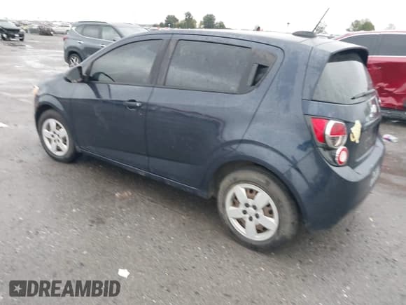 ✅ 2015 Chevrolet Sonic LS • VIN: 1G1JA6SH9F4115410 • Lot: 43550641. Listed on IAAI with 176,511 mi. Free auction sales archive from the USA and detailed vehicle history report at DreamBid. Image 3.