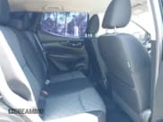 ✅ 2018 Nissan Rogue S • VIN: JN1BJ1CPXJW153913 • Lot: 42321015. Wystawiony na IAAI z przebiegiem 163 132 mil. Bezpłatny archiwum sprzedaży aukcyjnych z USA i szczegółowy raport historii pojazdu na DreamBid. Zdjęcie 8.