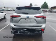 ✅ 2024 Toyota Highlander Hybrid XLE • VIN: 5TDKBRCH6RS604722 • Lot: 41959113. Wystawiony na IAAI z przebiegiem 25 765 mil. Bezpłatny archiwum sprzedaży aukcyjnych z USA i szczegółowy raport historii pojazdu na DreamBid. Zdjęcie 17.