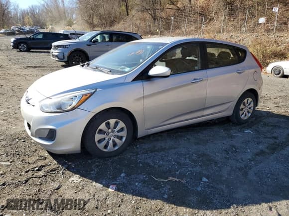 ✅ 2016 Hyundai Accent SE • VIN: KMHCT5AE3GU260175 • Лот: 79398794. Опубликован ранее на Copart с пробегом 186 529 миль. Бесплатный доступ к архиву аукционных продаж из США и подробный отчёт об истории автомобиля на DreamBid. Изображение 1.