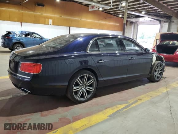 ✅ 2016 Bentley Flying Spur • VIN: SCBEC9ZA4GC053440 • Лот: 57907164. Опубликован ранее на Copart с пробегом 24 439 миль. Бесплатный доступ к архиву аукционных продаж из США и подробный отчёт об истории автомобиля на DreamBid. Изображение 3.