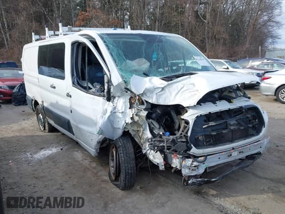 ✅ 2015 Ford Transit Cargo • VIN: 1FTNE1ZM1FKA69893 • Лот: 41330596. Опубликован ранее на IAAI с пробегом 234 974 миль. Бесплатный доступ к архиву аукционных продаж из США и подробный отчёт об истории автомобиля на DreamBid. Изображение 1.