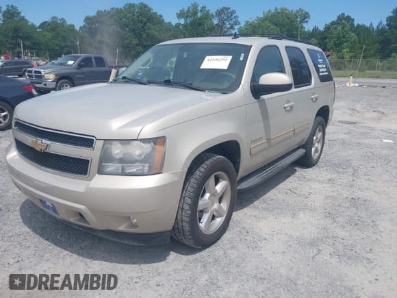 ✅ 2009 Chevrolet Tahoe 2LT • VIN: 1GNFC23089R296801 • Лот: 42556291. Опубликован ранее на IAAI с пробегом 150 704 миль. Бесплатный доступ к архиву аукционных продаж из США и подробный отчёт об истории автомобиля на DreamBid. Изображение 2.