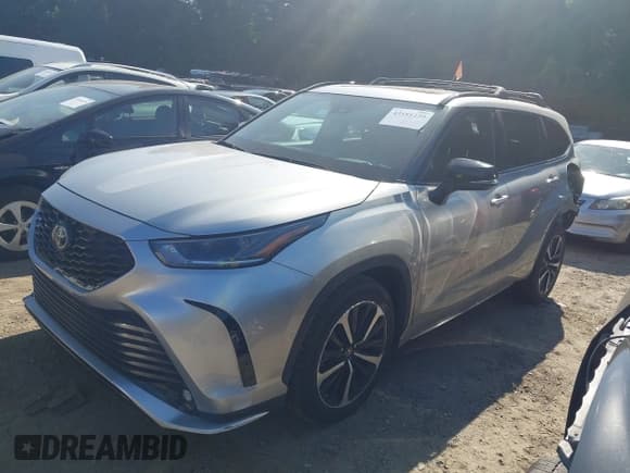 ✅ 2022 Toyota Highlander XSE • VIN: 5TDJZRBH7NS178218 • Lot: 43181239. Listed on IAAI with 31,629 mi. Free auction sales archive from the USA and detailed vehicle history report at DreamBid. Image 18.