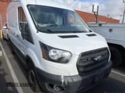 ✅ 2020 Ford Transit Cargo • VIN: 1FTYE1C89LKB59507 • Lot: 42165749. Wystawiony na IAAI z przebiegiem 120 209 mil. Bezpłatny archiwum sprzedaży aukcyjnych z USA i szczegółowy raport historii pojazdu na DreamBid. Zdjęcie 1.
