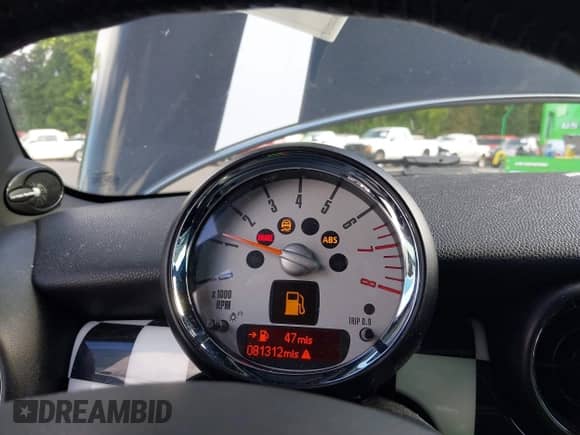 2013 MINI Hardtop S with VIN WMWSV3C53DT477574, listed as a IAAI auction lot 42385383 with 81,312 mi miles and . Bid and sale history available at DreamBid. Image 7.