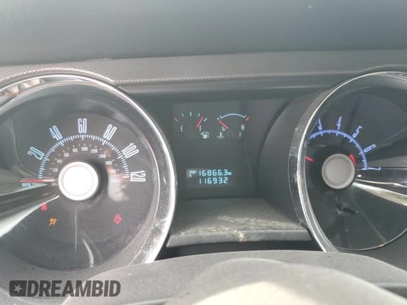 ✅ 2010 Ford Mustang V6 • VIN: 1ZVBP8EN9A5178434 • Lot: 69040035. Listed on Copart with 116,932 mi. Free auction sales archive from the USA and detailed vehicle history report at DreamBid. Image 9.