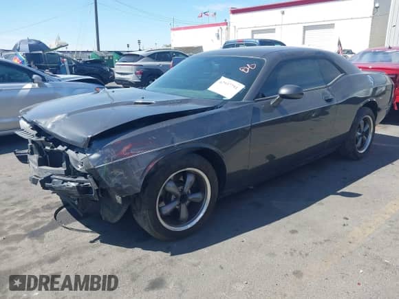 2014 Dodge Challenger Shaker z VIN 2C3CDYBT5EH285647, wystawiony jako IAAI lot #42937791 z przebiegiem 95 520 mil mil oraz . Historia ofert i sprzedaży dostępna na DreamBid. Obrazek 18.