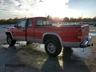 ✅ 1997 Dodge Dakota • VIN: 1B7GG23X0VS187346 • Lot: 79128194. Wystawiony na Copart z przebiegiem 116 778 mil. Bezpłatny archiwum sprzedaży aukcyjnych z USA i szczegółowy raport historii pojazdu na DreamBid. Zdjęcie 2.