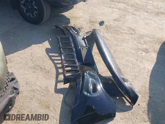 ✅ 2016 Jeep Grand Cherokee Overland • VIN: 1C4RJFCT6GC471673 • Lot: 40584190. Listed on IAAI with 128,482 mi. Free auction sales archive from the USA and detailed vehicle history report at DreamBid. Image 12.