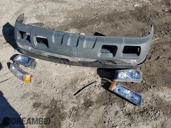 ✅ 2004 Chevrolet Silverado 2500HD LS • VIN: 1GCHK23224F212276 • Lot: 82424225. Wystawiony na Copart z przebiegiem Nie podano. Bezpłatny archiwum sprzedaży aukcyjnych z USA i szczegółowy raport historii pojazdu na DreamBid. Zdjęcie 12.