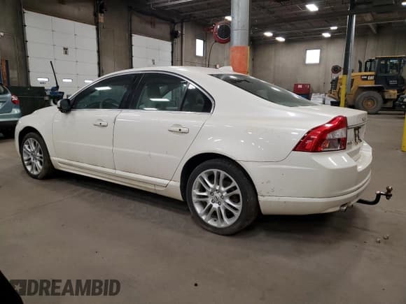 ✅ 2007 Volvo S80 V8 • VIN: YV1AH852971034913 • Lot: 91924715. Listed on Copart with 300,614 mi. Free auction sales archive from the USA and detailed vehicle history report at DreamBid. Image 2.