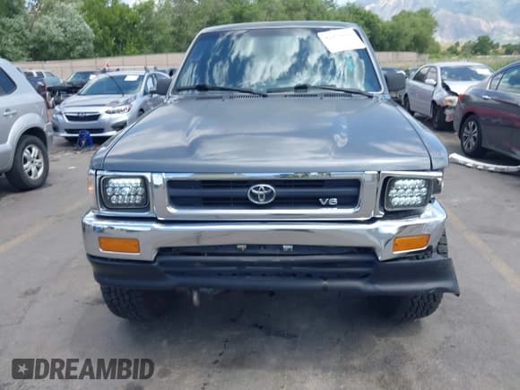 ✅ 1994 Toyota Pickup DX • VIN: 4TAVN13D7RZ279379 • Lot: 42475035. Listed on IAAI with 182,016 mi. Free auction sales archive from the USA and detailed vehicle history report at DreamBid. Image 12.