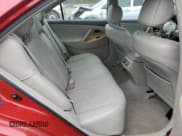 ✅ 2007 Toyota Camry XLE • VIN: 4T1BK46K97U028221 • Lot: 92604555. Wystawiony na Copart z przebiegiem 72 000 mil. Bezpłatny archiwum sprzedaży aukcyjnych z USA i szczegółowy raport historii pojazdu na DreamBid. Zdjęcie 10.