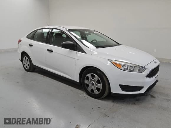 ✅ 2017 Ford Focus S • VIN: 1FADP3E26HL317595 • Lot: 90677075. Wystawiony na Copart z przebiegiem 160 268 mil. Bezpłatny archiwum sprzedaży aukcyjnych z USA i szczegółowy raport historii pojazdu na DreamBid. Zdjęcie 4.