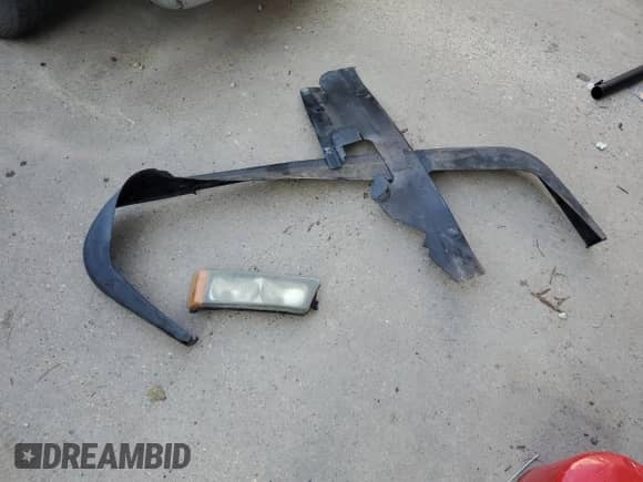 ✅ 2003 Chevrolet Silverado 1500 LS • VIN: 2GCEC19T131197995 • Lot: 69527004. Wystawiony na Copart z przebiegiem 197 471 mil mil. Skorzystaj z bezpłatnego archiwum sprzedaży aukcyjnych z USA i zobacz szczegółowy raport historii pojazdu na DreamBid. Zdjęcie 12.