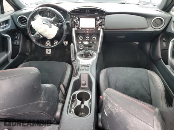 ✅ 2017 Subaru BRZ Limited • VIN: JF1ZCAC19H9605592 • Lot: 70194835. Wystawiony na Copart z przebiegiem 48 946 mil. Bezpłatny archiwum sprzedaży aukcyjnych z USA i szczegółowy raport historii pojazdu na DreamBid. Zdjęcie 8.