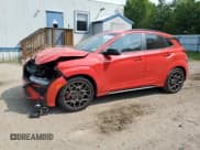 ✅ 2023 Hyundai Kona • VIN: KM8KH3AC8PU008874 • Лот: 67055144. Опубликован ранее на Copart с пробегом 14 631 миль. Бесплатный доступ к архиву аукционных продаж из США и подробный отчёт об истории автомобиля на DreamBid. Изображение 1.