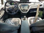 ✅ 2017 Chevrolet Bolt EV Premier • VIN: 1G1FX6S07H4146110 • Lot: 70453154. Wystawiony na Copart z przebiegiem 70 726 mil. Bezpłatny archiwum sprzedaży aukcyjnych z USA i szczegółowy raport historii pojazdu na DreamBid. Zdjęcie 8.