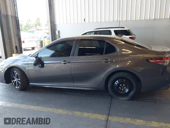 2020 Toyota Camry SE with VIN 4T1G11BK9LU011216, listed as a IAAI auction lot 42462310 with 64,376 mi miles and . Bid and sale history available at DreamBid. Image 14.