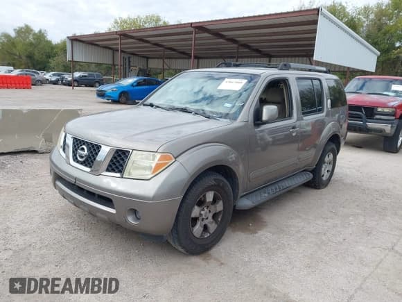 ✅ 2006 Nissan Pathfinder S • VIN: 5N1AR18U46C618089 • Lot: 43817008. Wystawiony na IAAI z przebiegiem 184 054 mil. Bezpłatny archiwum sprzedaży aukcyjnych z USA i szczegółowy raport historii pojazdu na DreamBid. Zdjęcie 2.