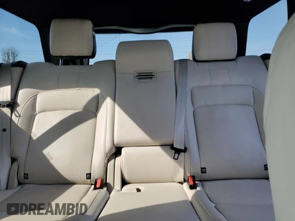 ✅ 2021 Land Rover Range Rover • VIN: SALGS4RY0MA437160 • Lot: 49824225. Listed on Copart with 44,023 mi. Free auction sales archive from the USA and detailed vehicle history report at DreamBid. Image 10.