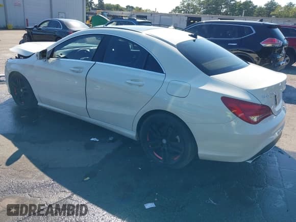 ✅ 2014 Mercedes-Benz CLA 250 • VIN: WDDSJ4GB2EN132763 • Lot: 43156578. Listed on IAAI with 161,075 mi. Free auction sales archive from the USA and detailed vehicle history report at DreamBid. Image 3.