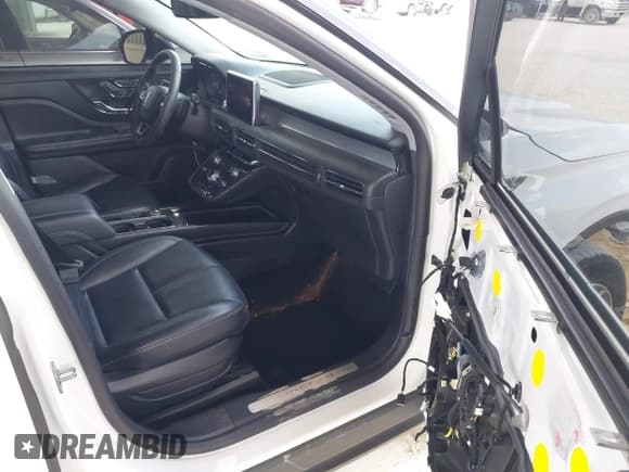 ✅ 2022 Lincoln Corsair Standard • VIN: 5LMCJ1C97NUL08401 • Lot: 42320639. Wystawiony na IAAI z przebiegiem 44 773 mil. Bezpłatny archiwum sprzedaży aukcyjnych z USA i szczegółowy raport historii pojazdu na DreamBid. Zdjęcie 5.