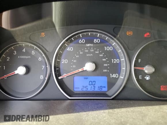 ✅ 2012 Hyundai Santa Fe GLS • VIN: 5XYZGDAB4CG155854 • Lot: 70053684. Listed on Copart with 251,318 mi. Free auction sales archive from the USA and detailed vehicle history report at DreamBid. Image 9.