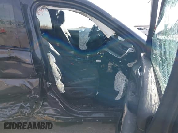 ✅ 2025 Jeep Grand Cherokee Altitude X • VIN: 1C4RJHAGXSC289968 • Лот: 41918797. Опубликован ранее на IAAI с пробегом 672 миль. Бесплатный доступ к архиву аукционных продаж из США и подробный отчёт об истории автомобиля на DreamBid. Изображение 5.