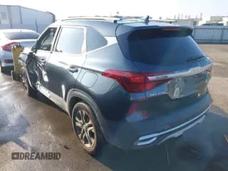 ✅ 2022 Kia Seltos S • VIN: KNDEU2AA0N7299856 • Лот: 43517981. Опубликован ранее на IAAI с пробегом 73 976 миль. Бесплатный доступ к архиву аукционных продаж из США и подробный отчёт об истории автомобиля на DreamBid. Изображение 3.