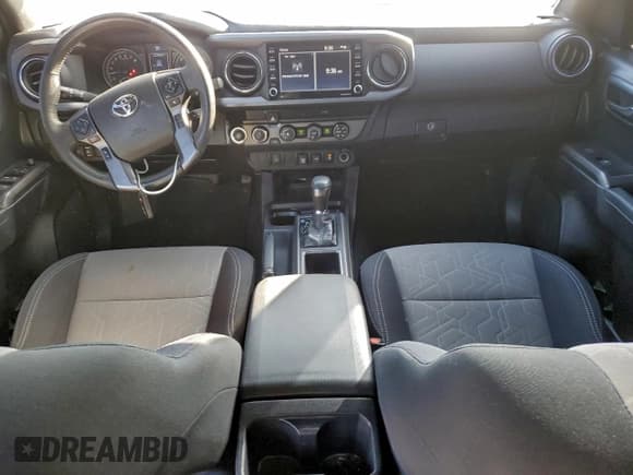 ✅ 2020 Toyota Tacoma SR5 • VIN: 3TMCZ5AN4LM338206 • Лот: 94466105. Опубликован ранее на Copart с пробегом 52 740 миль. Бесплатный доступ к архиву аукционных продаж из США и подробный отчёт об истории автомобиля на DreamBid. Изображение 8.