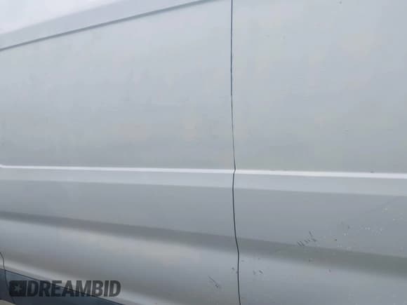 ✅ 2017 Ford Transit • VIN: 1FTYE1ZMXHKA13581 • Lot: 42638547. Wystawiony na IAAI z przebiegiem 252 913 mil. Bezpłatny archiwum sprzedaży aukcyjnych z USA i szczegółowy raport historii pojazdu na DreamBid. Zdjęcie 14.