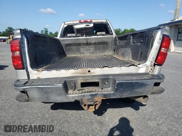 ✅ 2015 Chevrolet Silverado 2500HD Work Truck • VIN: 1GC1KUE85FF501136 • Lot: 61762365. Listed on Copart with 188,897 mi. Free auction sales archive from the USA and detailed vehicle history report at DreamBid. Image 6.