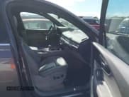 ✅ 2018 Audi Q7 Prestige • VIN: WA1VAAF71JD036197 • Lot: 43300322. Wystawiony na IAAI z przebiegiem 127 342 mil. Bezpłatny archiwum sprzedaży aukcyjnych z USA i szczegółowy raport historii pojazdu na DreamBid. Zdjęcie 5.