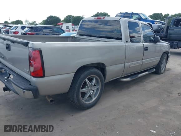 ✅ 2007 Chevrolet Silverado 1500 LT1 • VIN: 1GCEC19T37Z116475 • Lot: 42523695. Listed on IAAI with 126,733 mi. Free auction sales archive from the USA and detailed vehicle history report at DreamBid. Image 4.