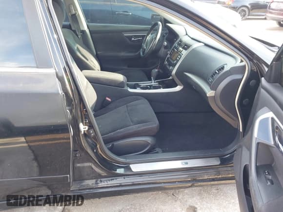 ✅ 2013 Nissan Altima SV • VIN: 1N4AL3AP4DC256953 • Lot: 43867449. Listed on IAAI with 152,915 mi. Free auction sales archive from the USA and detailed vehicle history report at DreamBid. Image 5.