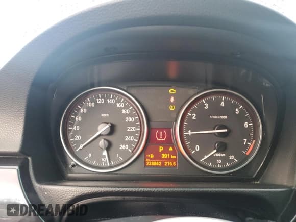 ✅ 2011 BMW 3 Series 328i xDrive • VIN: WBAPK7C51BA974038 • Lot: 92709055. Listed on Copart with 228,842 mi. Free auction sales archive from the USA and detailed vehicle history report at DreamBid. Image 9.