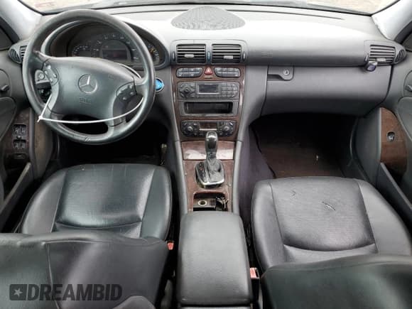 ✅ 2004 Mercedes-Benz C 320 • VIN: WDBRF84J54F455399 • Lot: 61844774. Wystawiony na Copart z przebiegiem 124 724 mil. Bezpłatny archiwum sprzedaży aukcyjnych z USA i szczegółowy raport historii pojazdu na DreamBid. Zdjęcie 8.