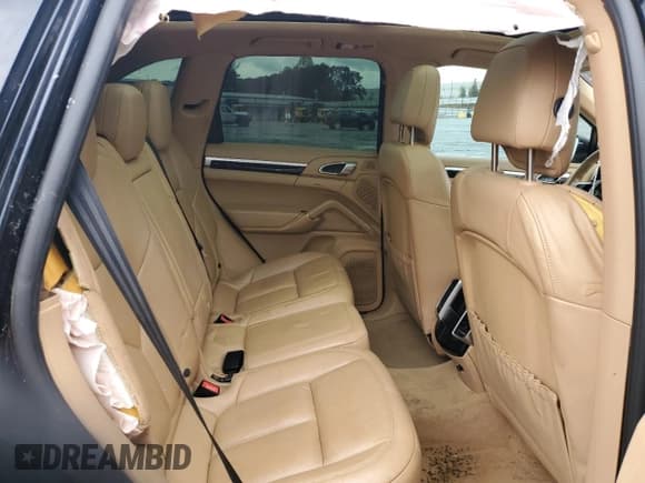 ✅ 2016 Porsche Cayenne • VIN: WP1AA2A26GLA10939 • Lot: 86210525. Wystawiony na Copart z przebiegiem 156 513 mil. Bezpłatny archiwum sprzedaży aukcyjnych z USA i szczegółowy raport historii pojazdu na DreamBid. Zdjęcie 11.