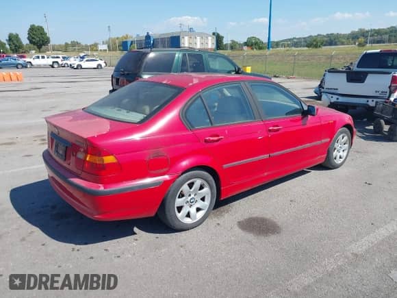 2003 BMW 3 Series 325i с VIN WBAET37463NJ32272, выставлен на аукционе IAAI как лот 43204821 с пробегом 261 517 миль миль и . История ставок и продаж доступна на DreamBid. Изображение 4.